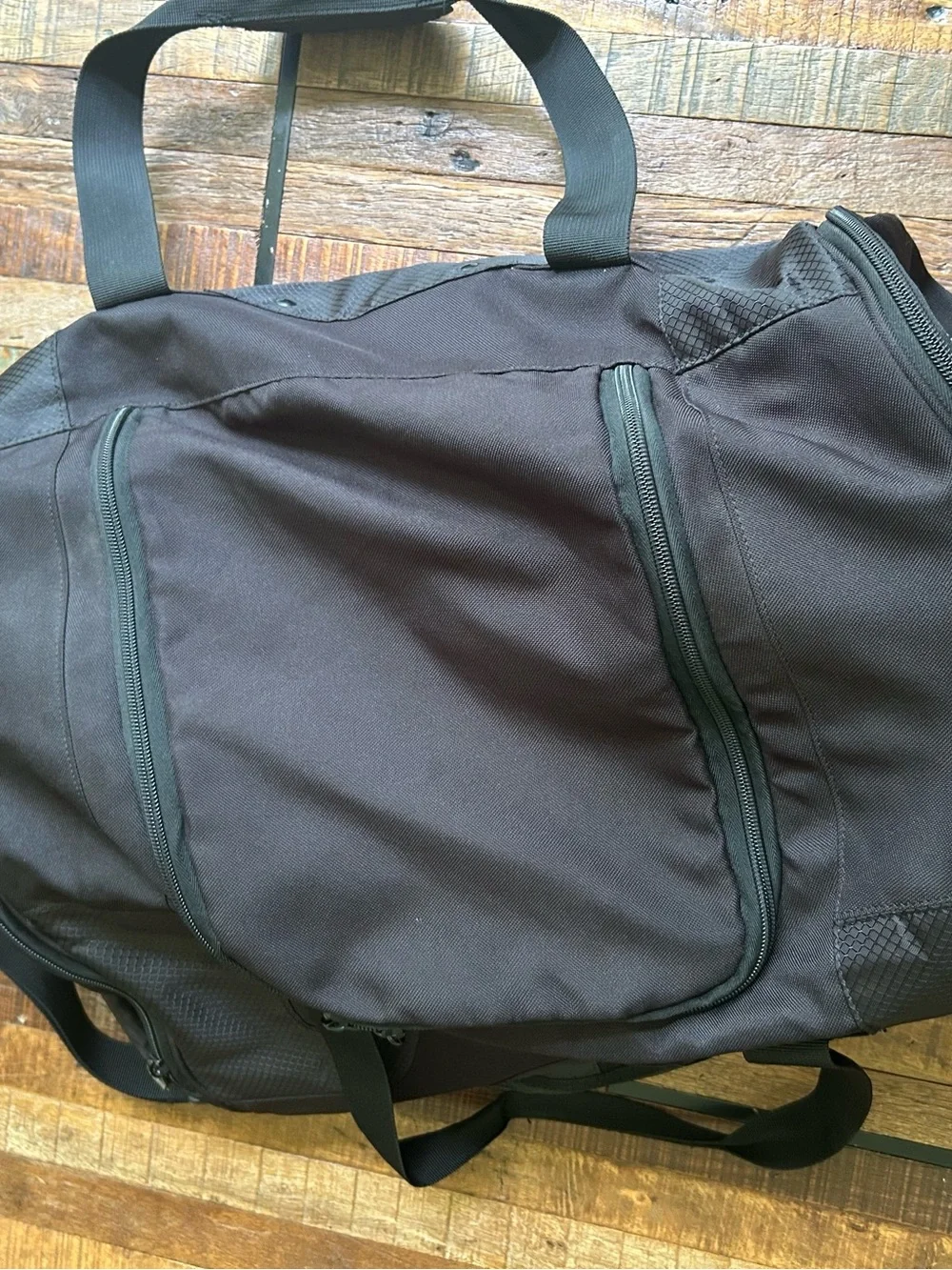 Oakley Vintage Black Duffel Bag with Shoulder Strap